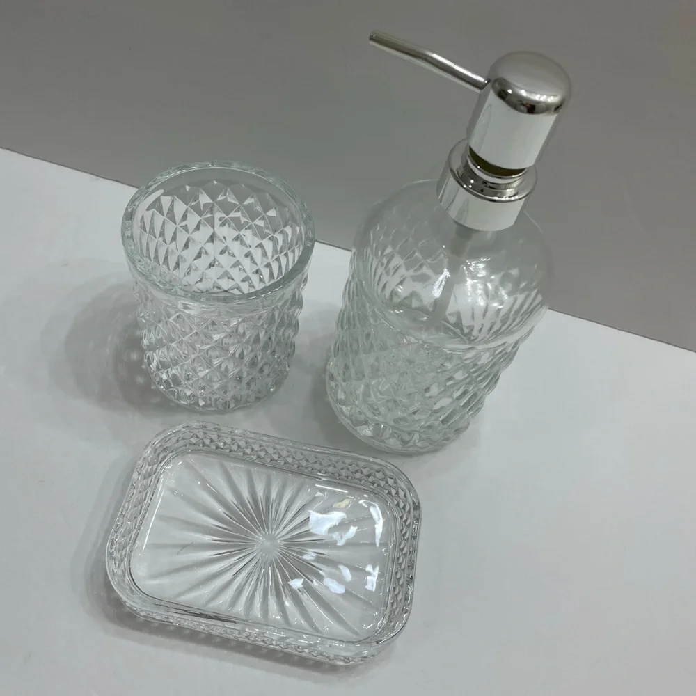 Clear VCNY Bathroom accessories set
